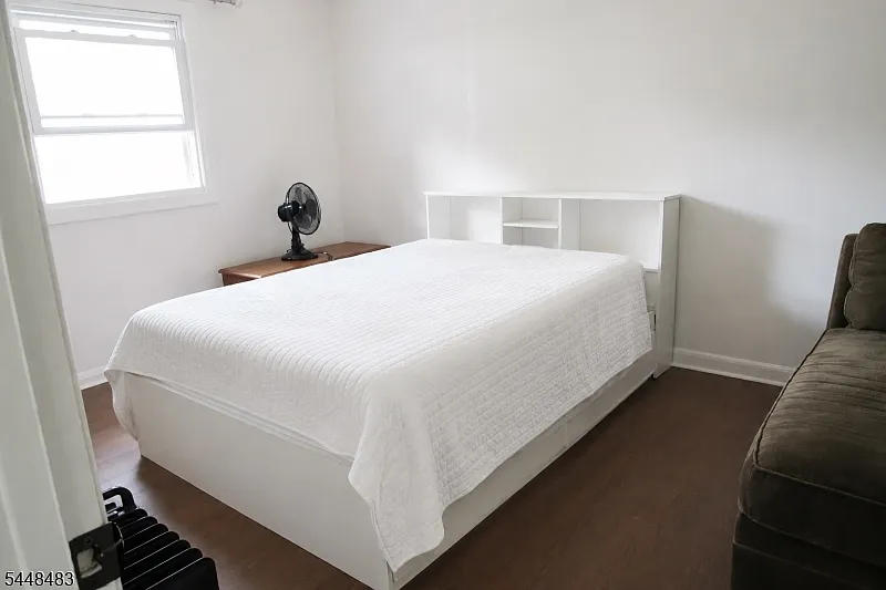 2 bed, 1.0 bath, $2,400 — Photo 3