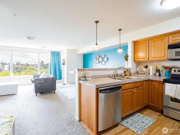 3201 Pacific Avenue #403, Tacoma, WA 98418