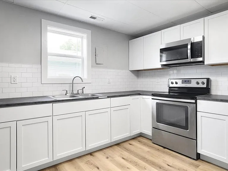 123 W Valley St — Photo 12