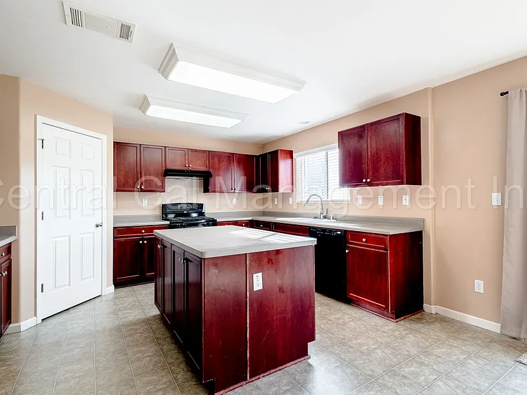 11723 Holabird Ave — Photo 6