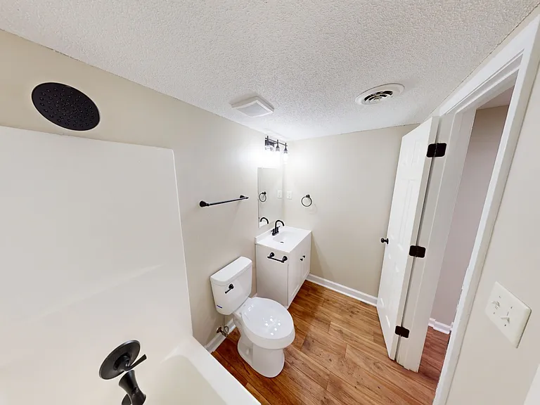 510 Hietts Ln #C — Photo 8