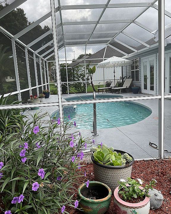 1st image of 1509 Nueva Pl