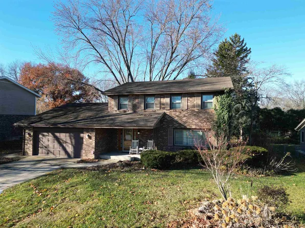 1208 Roxbury Close, Rockford, IL 61107
