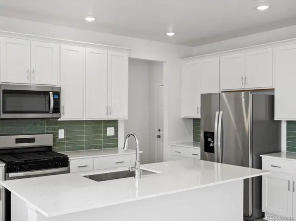 4601 Sunsplash Way, Johnstown, CO 80534