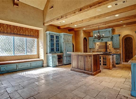 5th image of 312 Lloyd Cir