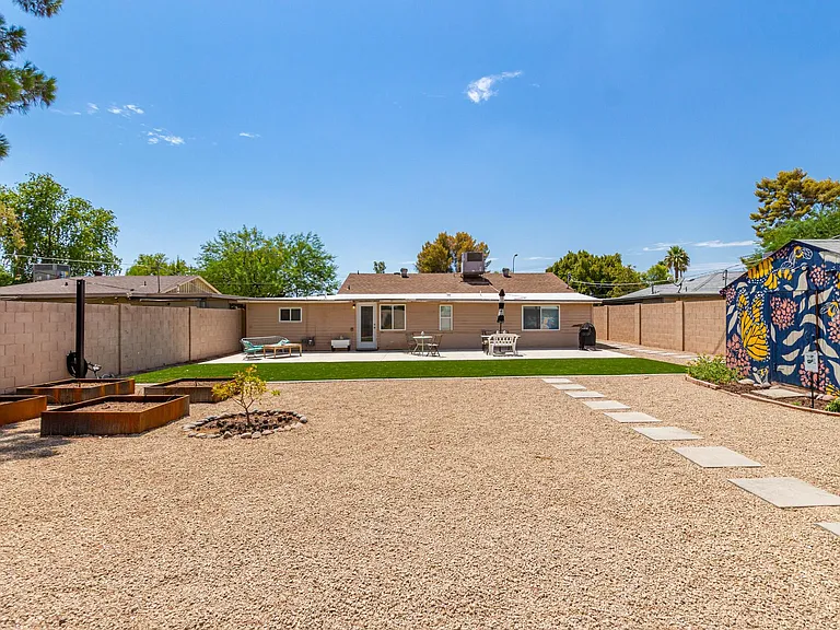 1019 S Una Ave — Photo 19