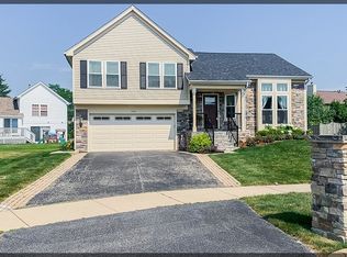 106 Newberry Ct, Aurora, IL