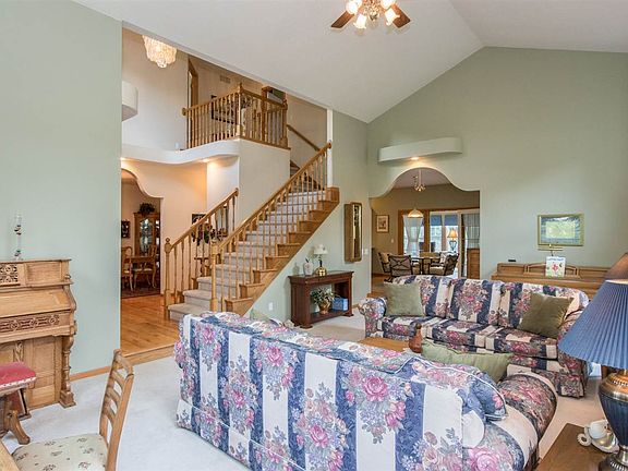3rd image of 2776 Royal Oaks Dr NW