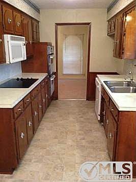 2nd image of 1907 Maplewood Ct