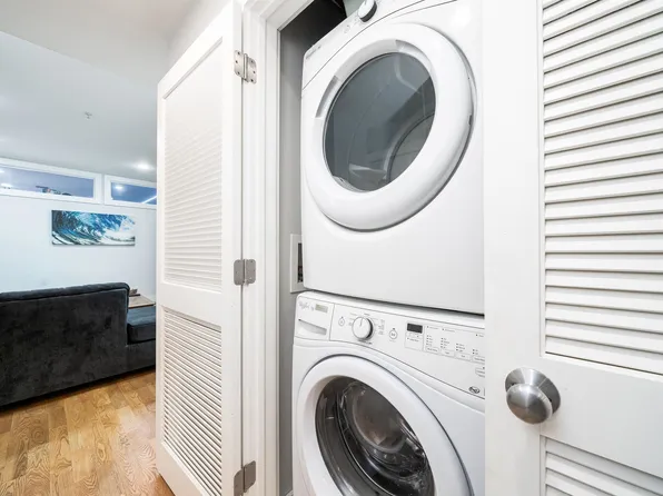 516 Monroe Street image 6 of 13