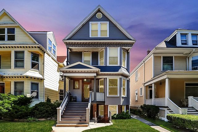 1st image of 3931 N Hoyne Ave