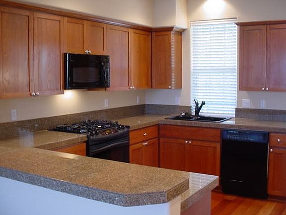 2nd image of 5661 NE Orenco Gardens Dr