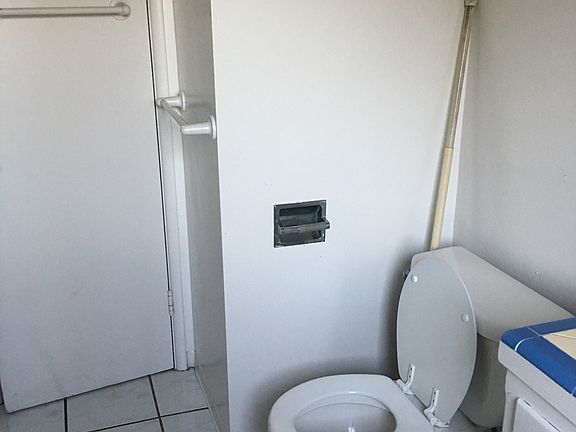 5th image of 6620 California Ave APT B