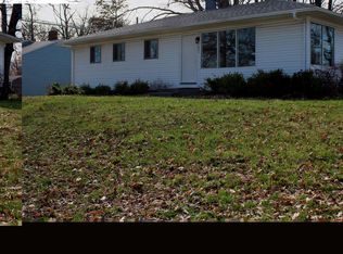 221 E Crown Ln, Fort Wayne, IN 46816