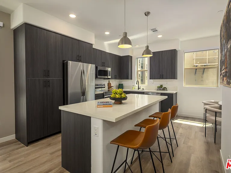 1805 W Bankside Way — Photo 1