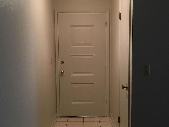 4th image of 4201 Prince Edward Dr