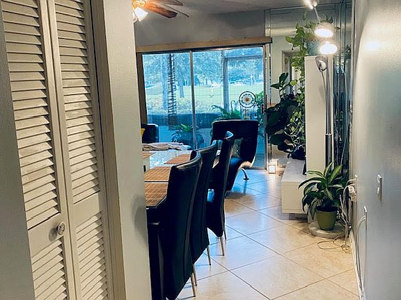 4th image of 1104 Bahama Bnd APT E1