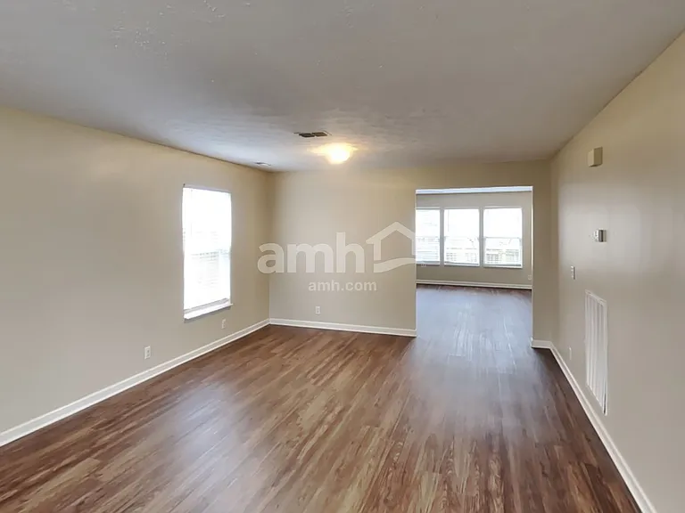 119 Crestwood Ln — Photo 6