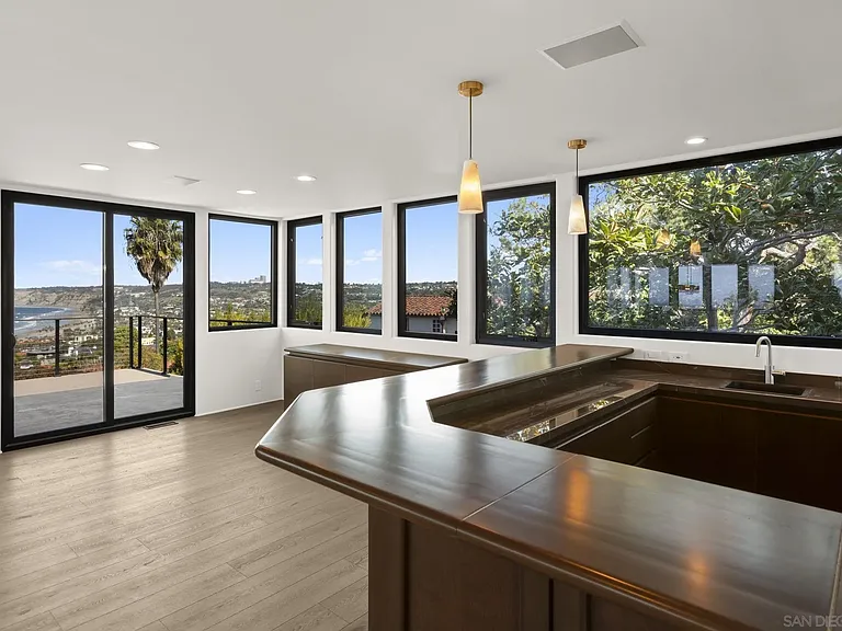1846 Castellana Rd — Photo 13
