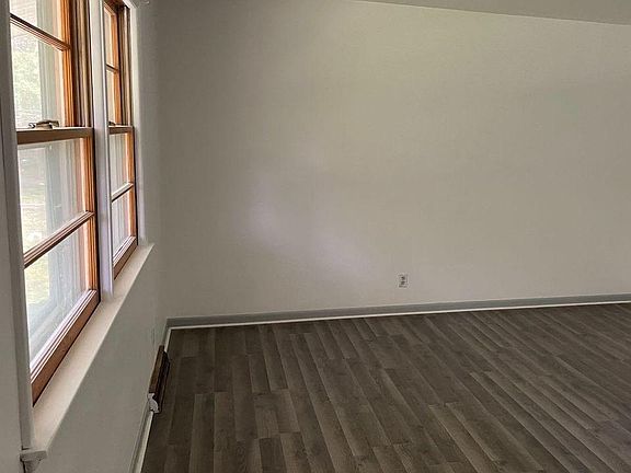 2nd image of 607 Treelane Dr