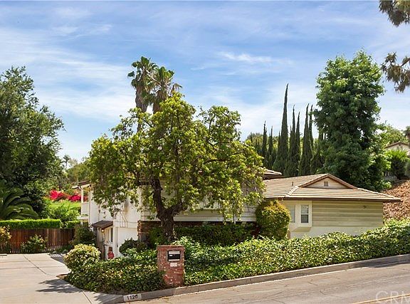 2nd image of 1120 S Montezuma Way