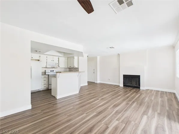 8600 W Charleston Blvd APT 2093, Las Vegas, NV 89117