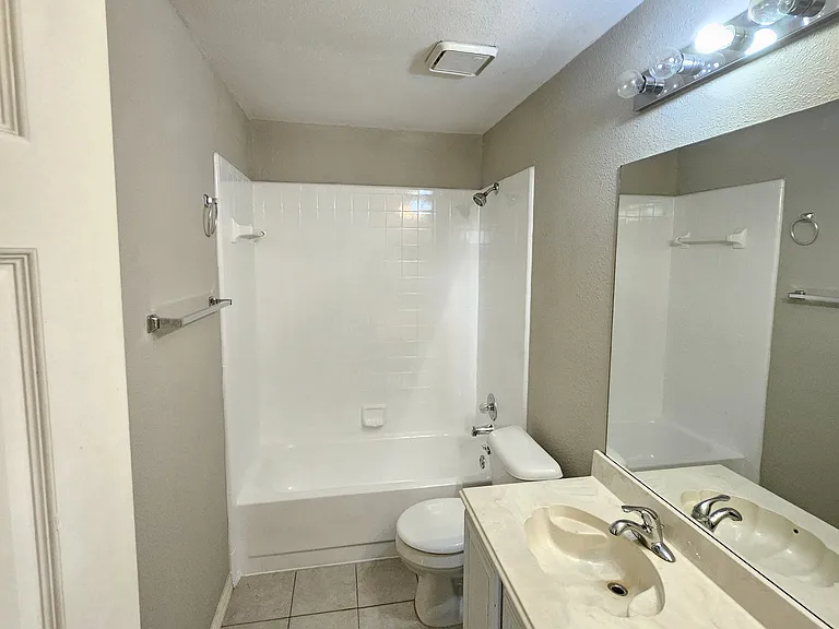 4735 Hollow Tree Dr — Photo 15