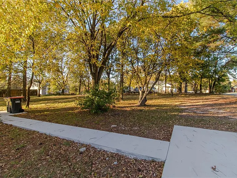 1760 Pine Woods Rd — Photo 13