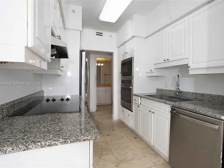 4779 Collins Ave #504 — Photo 8