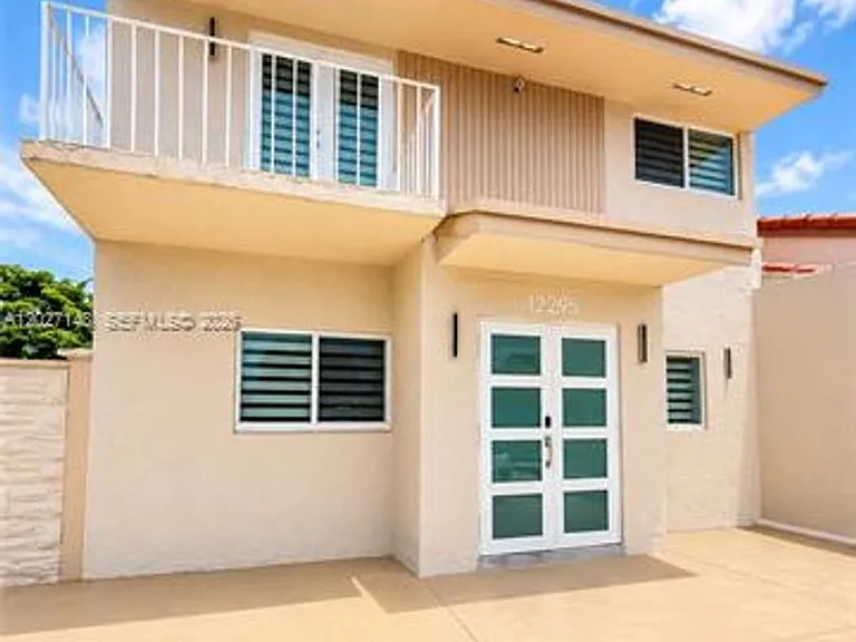12295 SW 10th Ter — Photo 1