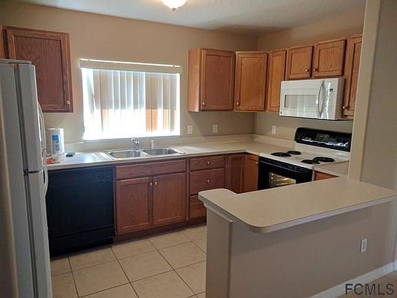 2nd image of 17 Rosecroft Ln