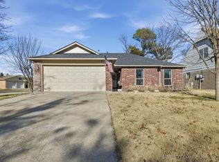 916 W Atlanta Ct, Broken Arrow, OK 74012