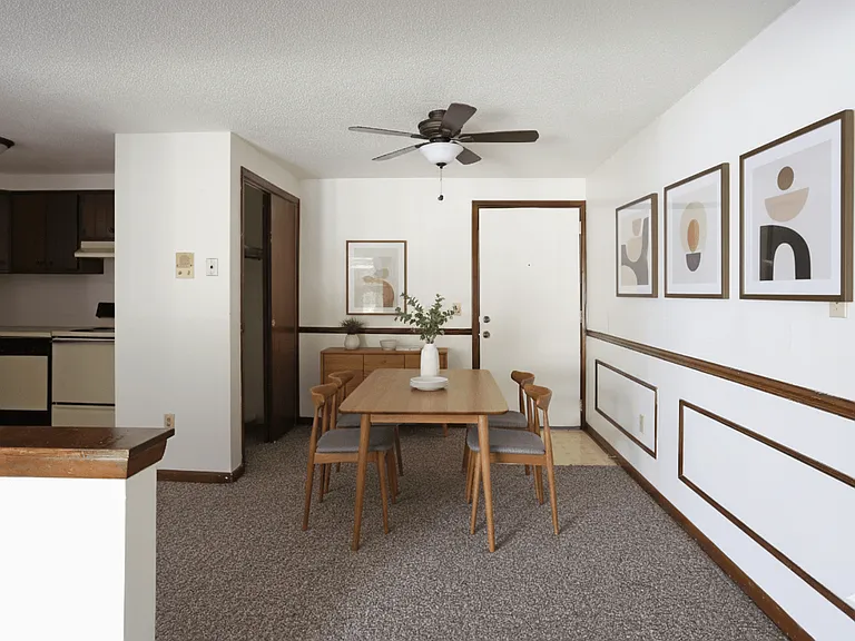 Lincoln Square Apartments — Photo 11