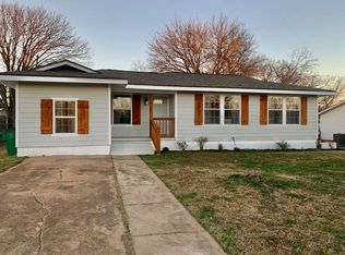 1305 W 5th St, Mc Gregor, TX 76657