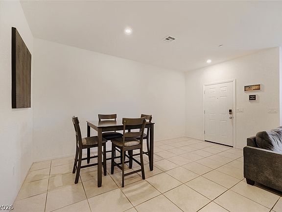 3rd image of 523 Cattleya Pl