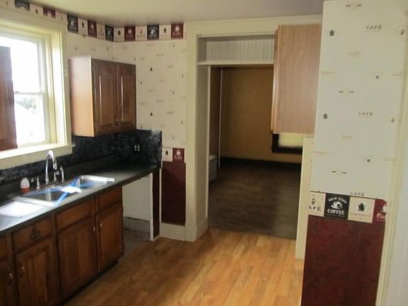 5th image of 252 Madison Ave