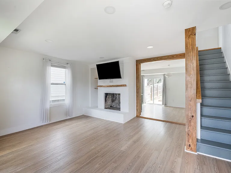 86 Polk St — Photo 8