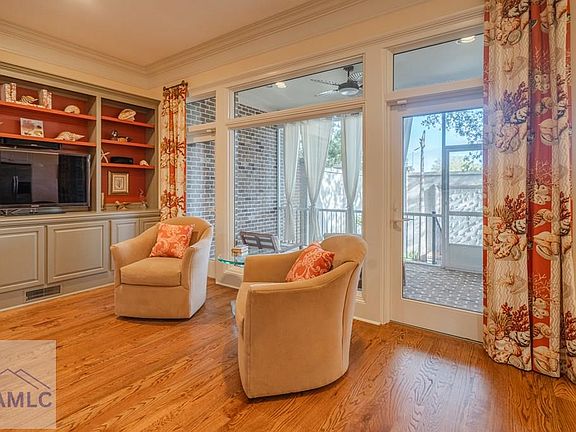 3rd image of 2 Paddington Cir