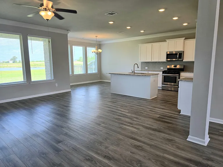 4410 Lake Crest Dr — Photo 3