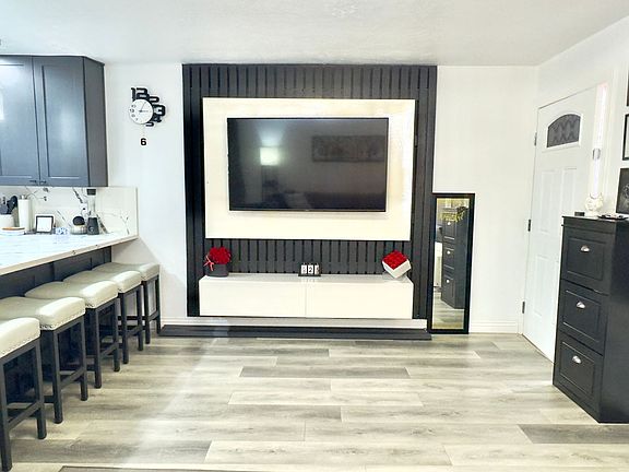 5th image of 4360 42nd St APT 2