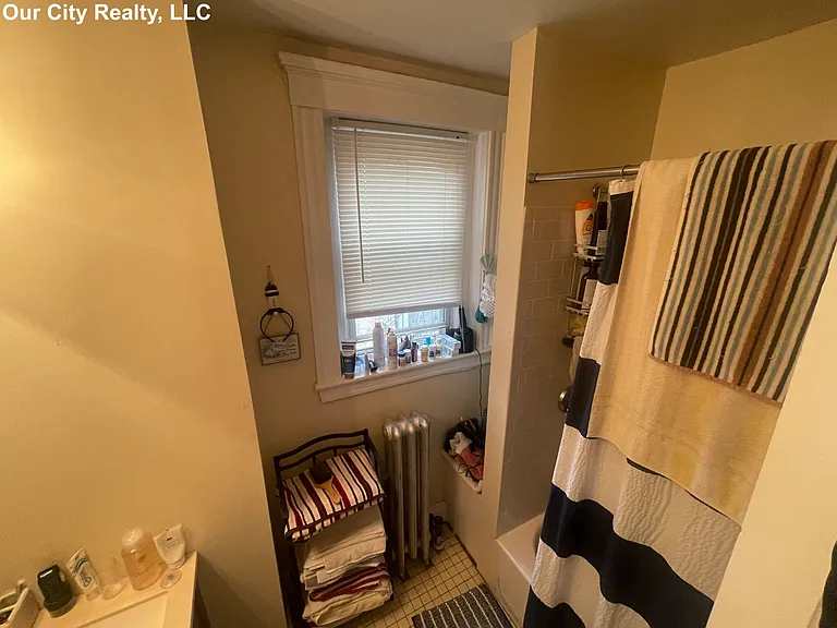 Craigie Cir — Photo 4