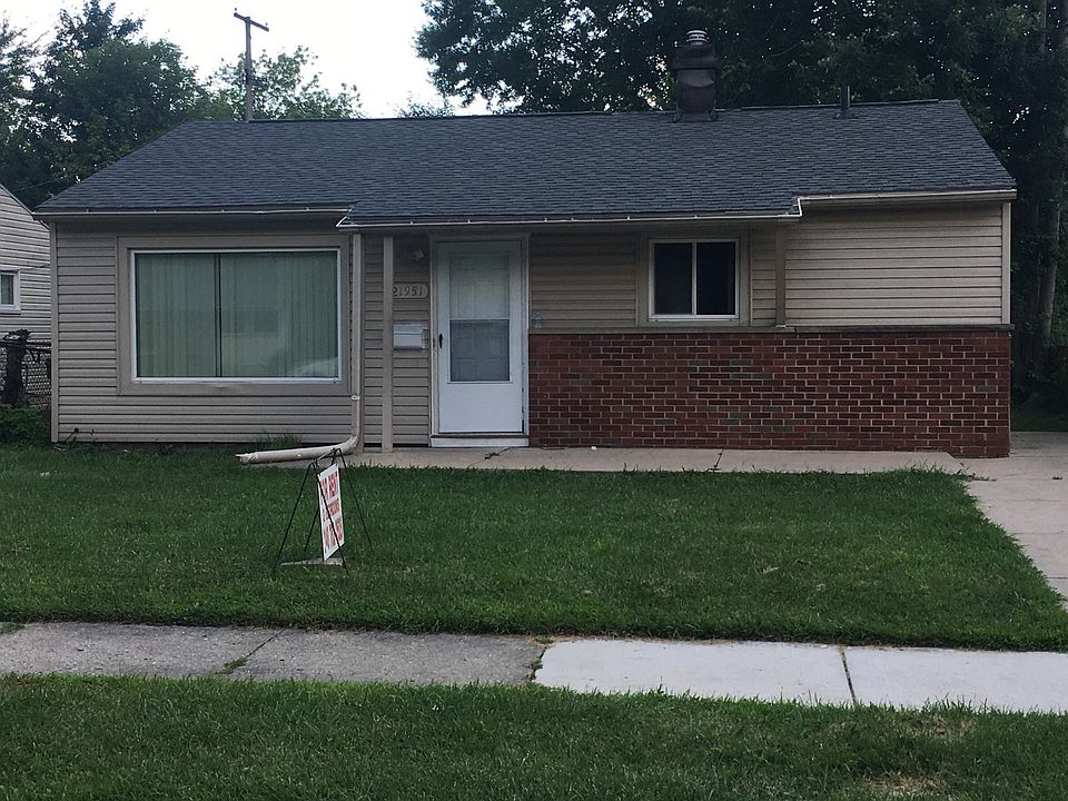 1st image of 21951 Blackstone Ave