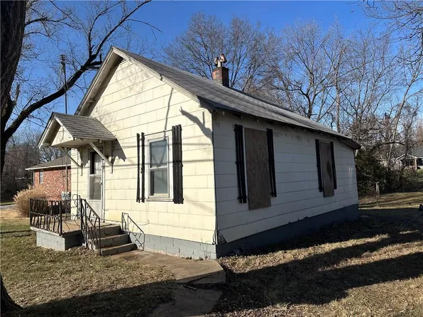 912 W Main St, Richmond, MO 64085