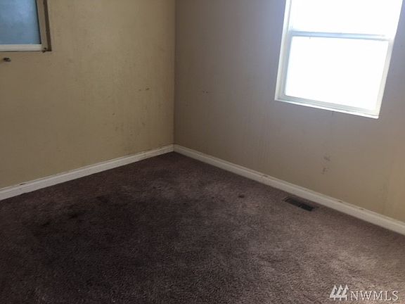 4th image of 4124 W I St