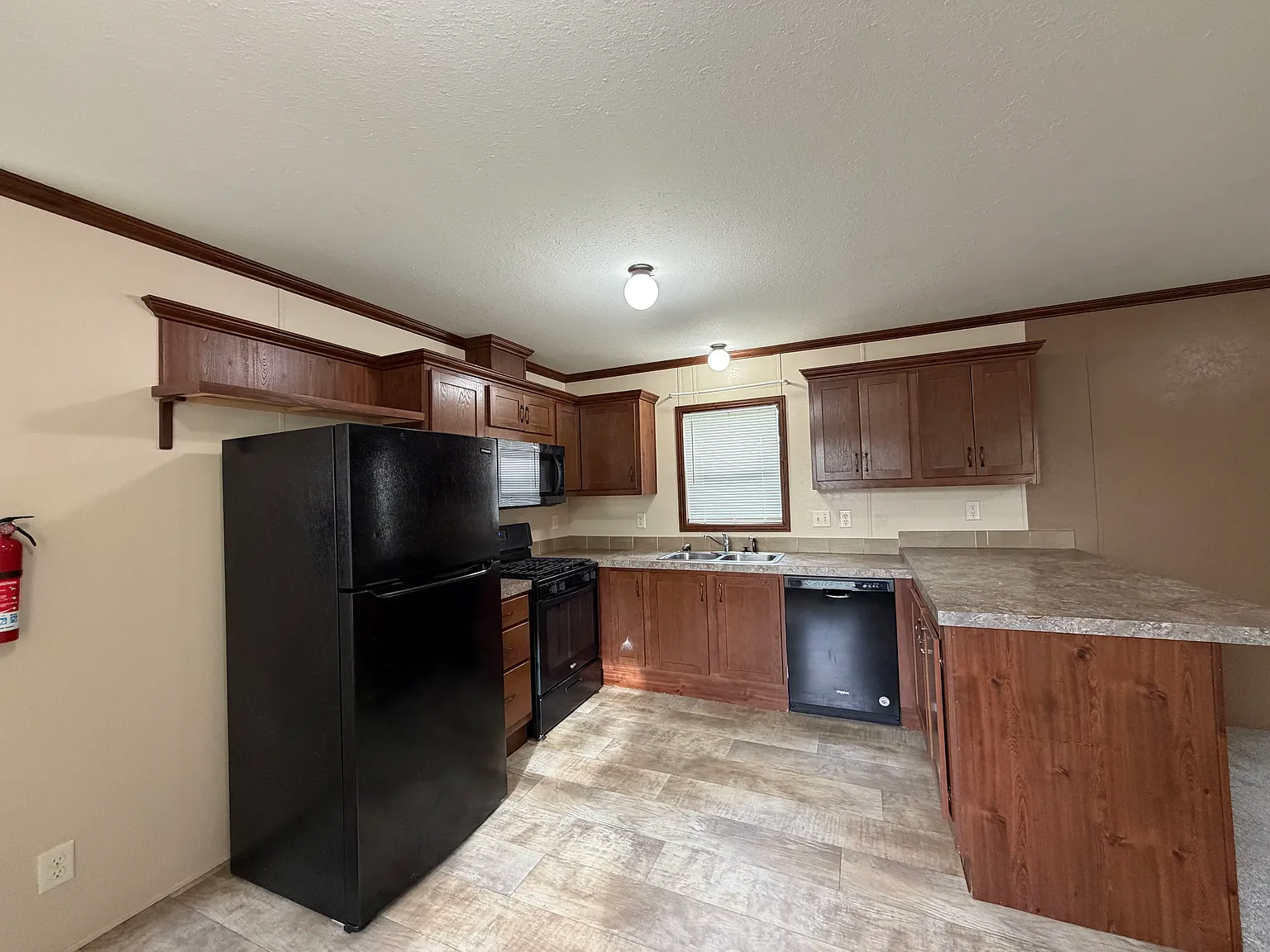 Thunderhill Estates — Photo 4