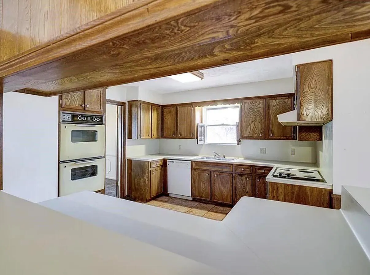 3 bed, 2.0 bath, 1874 sqft, $1,695 — Photo 2