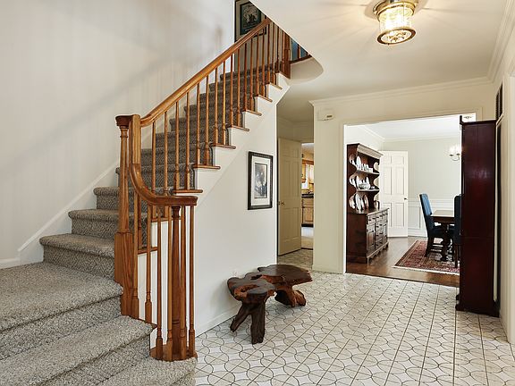 5th image of 65 Greenacres Ave