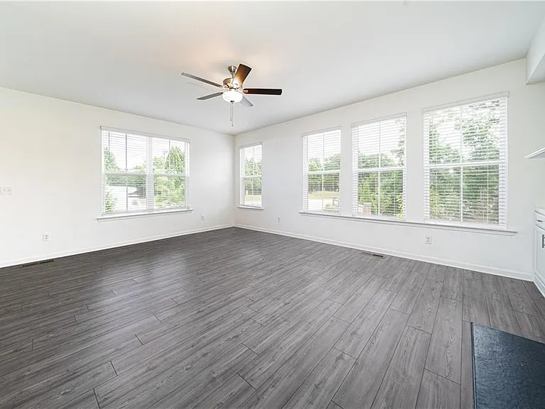 307 Danville Ave — Photo 20