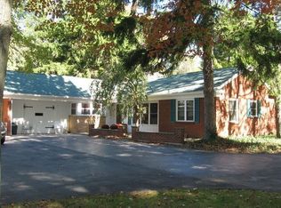 7582 Secor Rd, Lambertville, MI 48144