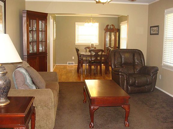 4th image of 408 Ravenal Rd